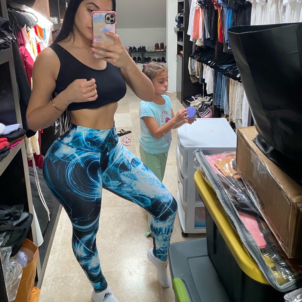 A pair of leggings